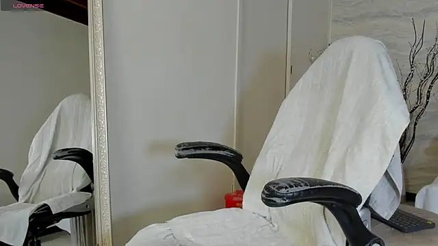 Snapshot of JamesDeker chatting on 09-24-25, 08:01 JamesDeker online show from 09-24-25, 08:01