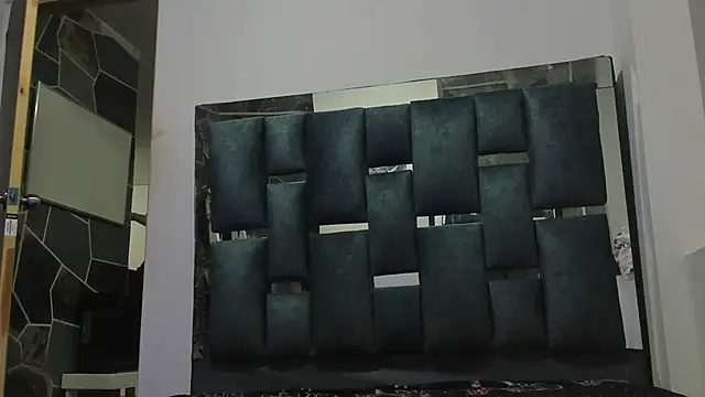 Snapshot of JulianaCarter chatting on 05-28-26, 02:25 JulianaCarter online show from 05-28-26, 02:25