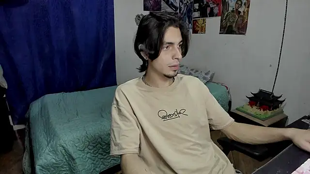 Snapshot of golden_ryyan chatting on 05-06-26, 04:30 golden ryyan online show from 05-06-26, 04:30