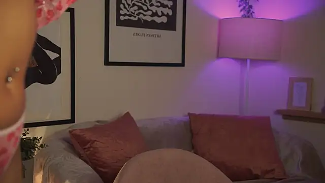 midnightbby  online show from 01-14-26, 05:29