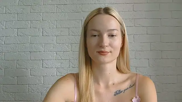 Snapshot of Alice_Sweet_01 chatting on 07-12-26, 08:05 Alice Sweet 01 online show from 07-12-26, 08:05