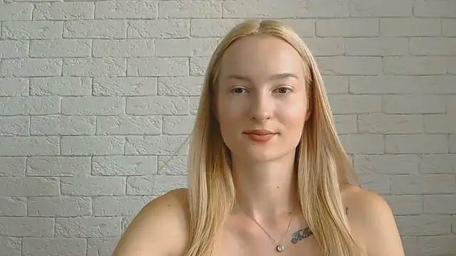 Snapshot of Alice_Sweet_01 chatting on 07-25-26, 11:30 Alice Sweet 01 online show from 07-25-26, 11:30