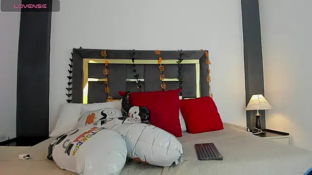 ScarlettVell online show from 10-24-25, 07:21