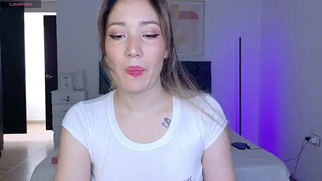 Eliih 01 online show from 09-17-25, 05:47