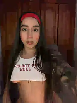 Snapshot of KaditaNavarro chatting on 07-18-26, 12:26 KaditaNavarro online show from 07-18-26, 12:26