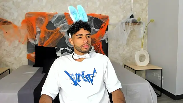 Snapshot of RaphaelDufort chatting on 10-29-25, 12:02 RaphaelDufort online show from 10-29-25, 12:02