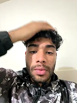 Snapshot of RaphaelDufort chatting on 11-23-25, 11:26 RaphaelDufort online show from 11-23-25, 11:26