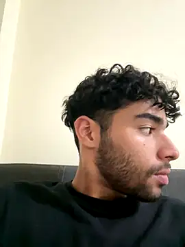 Snapshot of RaphaelDufort chatting on 11-25-25, 11:05 RaphaelDufort online show from 11-25-25, 11:05