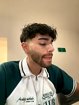 Snapshot of RaphaelDufort chatting on 11-28-25, 11:40 RaphaelDufort online show from 11-28-25, 11:40