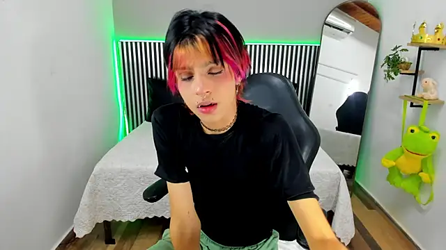 Snapshot of Dan_Copers chatting on 09-11-25, 01:55 Dan Copers online show from 09-11-25, 01:55