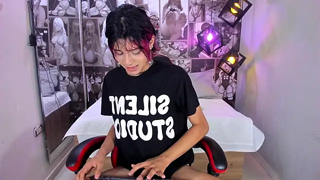 Snapshot of Dan_Copers chatting on 11-25-25, 11:05 Dan Copers online show from 11-25-25, 11:05