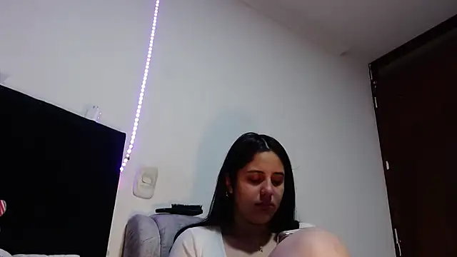 Snapshot of Electraweb_09 chatting on 10-16-25, 01:12 Electraweb 09 online show from 10-16-25, 01:12