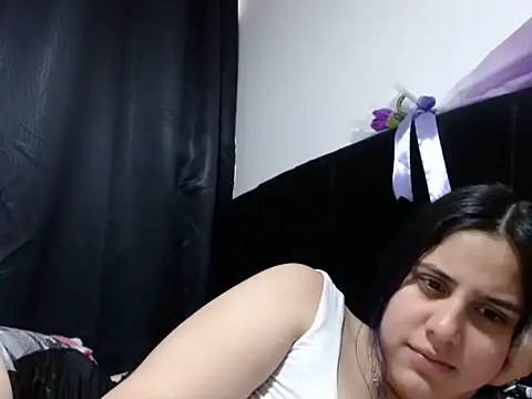 Snapshot of Electraweb_09 chatting on 11-14-25, 09:35 Electraweb 09 online show from 11-14-25, 09:35