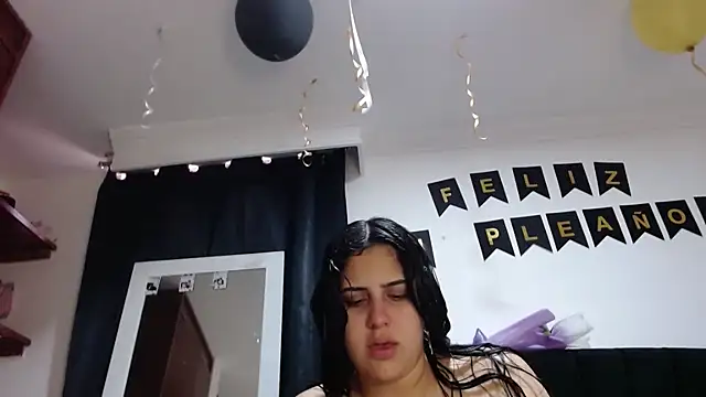 Snapshot of Electraweb_09 chatting on 12-14-25, 09:41 Electraweb 09 online show from 12-14-25, 09:41