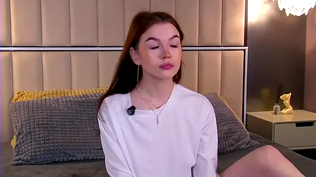 Wanda Wild online show from 09-18-25, 04:03