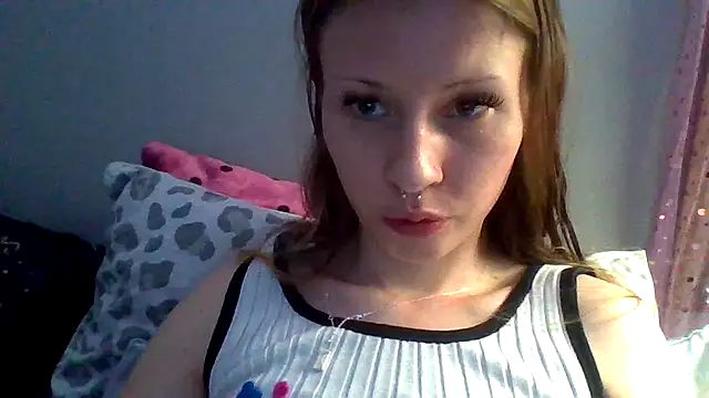 Snapshot of sarah2007 chatting on 09-23-25, 12:13 sarah2007 online show from 09-23-25, 12:13