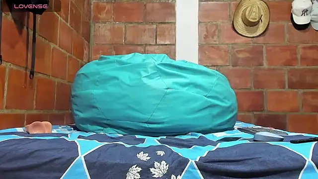 Snapshot of Luck_Andrew chatting on 02-09-26, 02:32 Luck Andrew online show from 02-09-26, 02:32