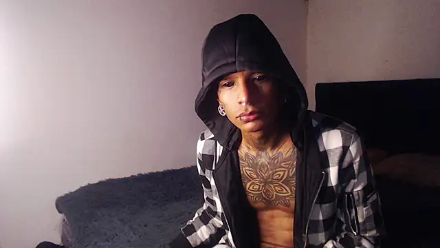 Snapshot of black_firex chatting on 09-15-25, 01:11 black firex online show from 09-15-25, 01:11