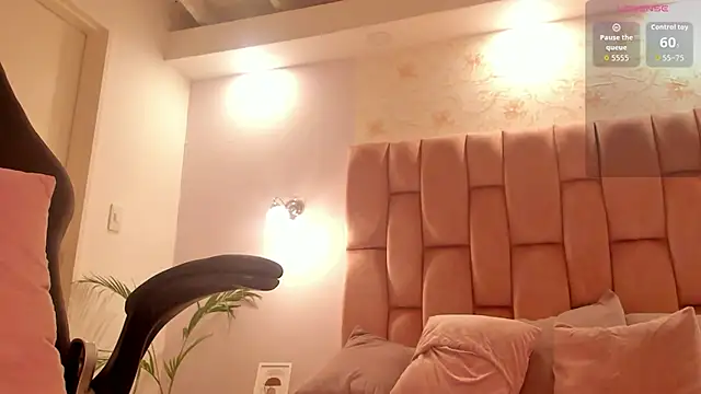 aishathornee online show from 01-18-26, 01:15