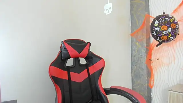 Raven Rouge  online show from 10-30-25, 05:20