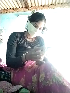 Hot-qwer online show from 12-21-25, 08:32