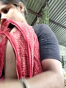 Hot-ilaiy online show from 10-27-25, 03:32