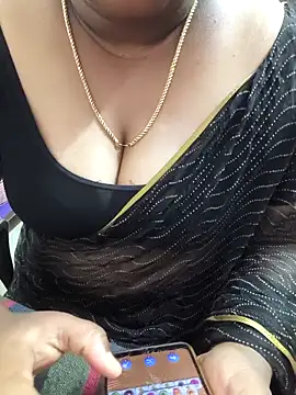 Snapshot of Tamil-rami chatting on 02-18-26, 06:31 Tamil-rami online show from 02-18-26, 06:31