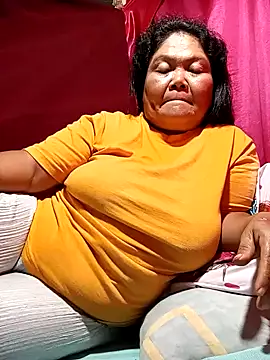 Snapshot of Mari_fvcks chatting on 11-22-25, 08:35 Mari fvcks online show from 11-22-25, 08:35