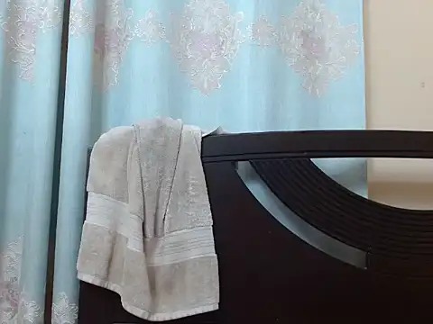 smallcuute online show from 09-16-25, 09:49