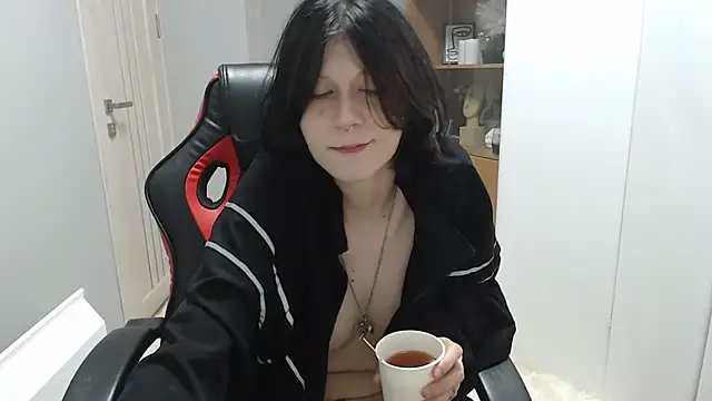 TinaQuiin online show from 09-22-25, 08:05