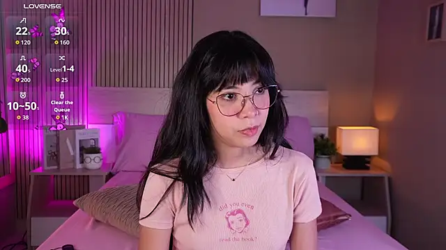 aprilqueenie online show from 05-18-26, 07:41
