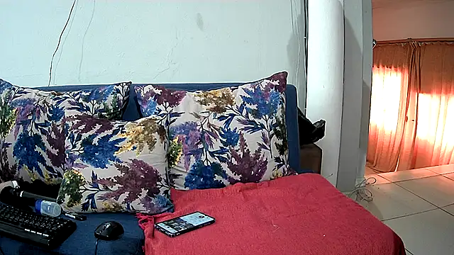 Snapshot of CandyNaynay chatting on 10-26-25, 11:05 CandyNaynay online show from 10-26-25, 11:05