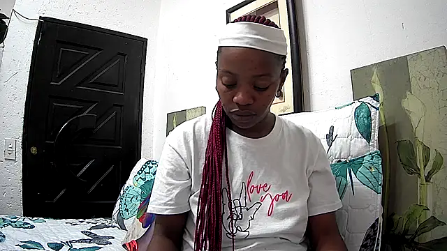 Snapshot of CandyNaynay chatting on 10-30-25, 09:15 CandyNaynay online show from 10-30-25, 09:15