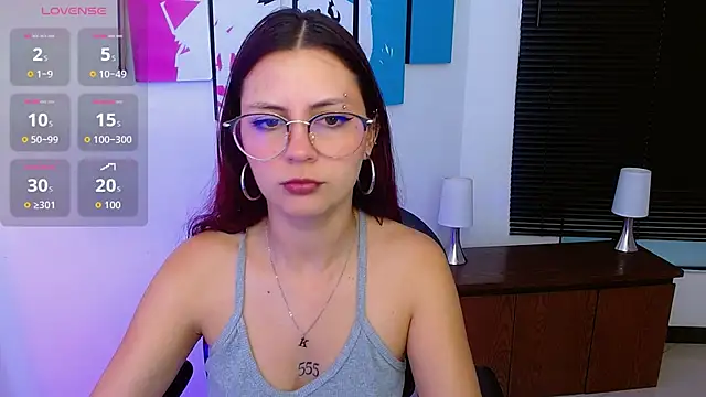 AlanaGarcia19 online show from 10-28-25, 11:47