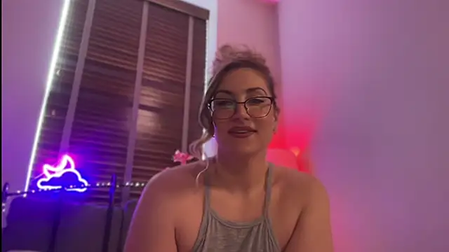 Snapshot of MistresssX chatting on 06-24-26, 12:37 MistresssX online show from 06-24-26, 12:37