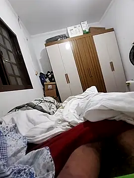 Snapshot of Hiderr chatting on 01-11-26, 04:28 Hiderr online show from 01-11-26, 04:28