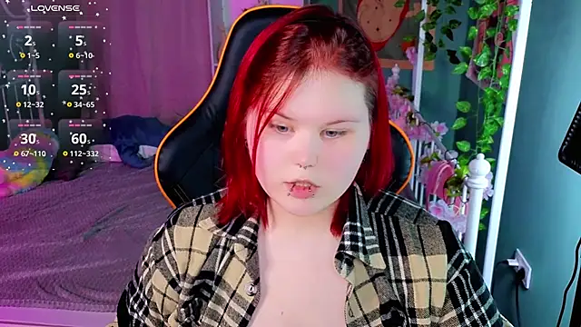 Snapshot of fillisfox_ chatting on 11-25-25, 04:51 fillisfox online show from 11-25-25, 04:51