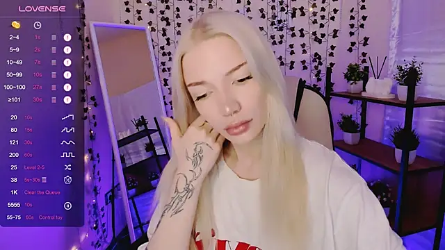 Snapshot of AnyaTaylor_ chatting on 04-29-26, 02:15 AnyaTaylor online show from 04-29-26, 02:15
