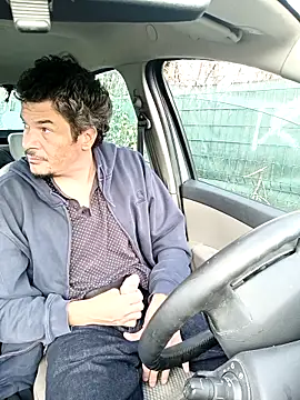 Snapshot of twitshe chatting on 11-06-25, 02:29 twitshe online show from 11-06-25, 02:29