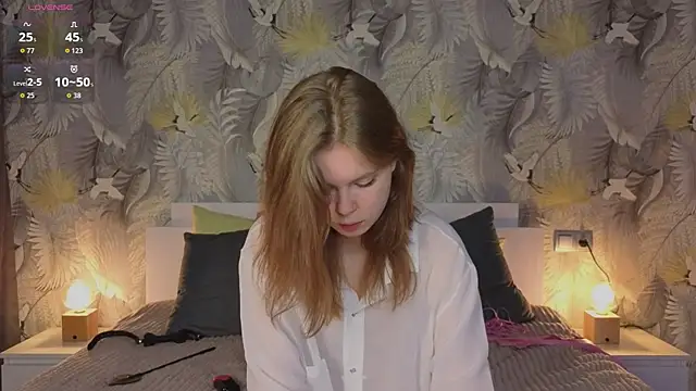 Snapshot of JulietteRain chatting on 10-13-25, 04:07 JulietteRain online show from 10-13-25, 04:07