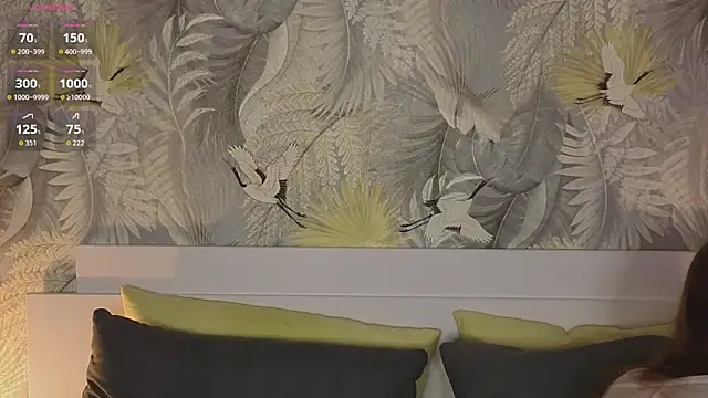 Snapshot of JulietteRain chatting on 10-20-25, 06:30 JulietteRain online show from 10-20-25, 06:30