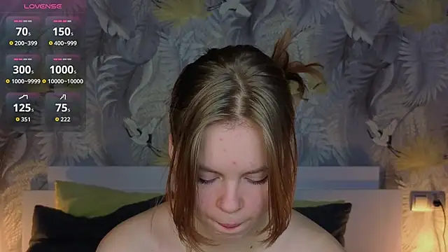 Snapshot of JulietteRain chatting on 10-25-25, 04:46 JulietteRain online show from 10-25-25, 04:46