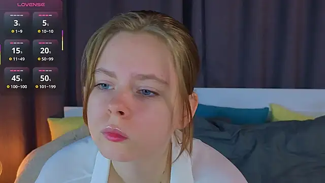 Snapshot of JulietteRain chatting on 11-03-25, 05:14 JulietteRain online show from 11-03-25, 05:14