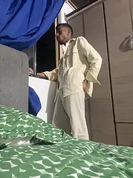 Snapshot of leinad_or97 chatting on 09-30-25, 03:11 leinad or97 online show from 09-30-25, 03:11