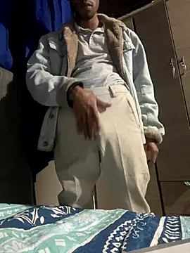 Snapshot of leinad_or97 chatting on 10-09-25, 04:32 leinad or97 online show from 10-09-25, 04:32