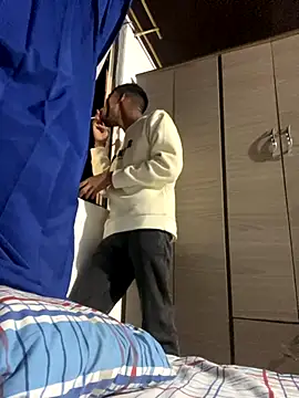 Snapshot of leinad_or97 chatting on 10-16-25, 04:35 leinad or97 online show from 10-16-25, 04:35