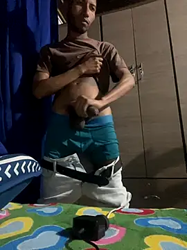 Snapshot of leinad_or97 chatting on 10-25-25, 04:31 leinad or97 online show from 10-25-25, 04:31