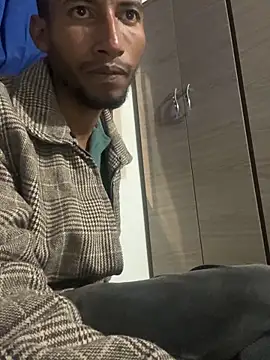 Snapshot of leinad_or97 chatting on 01-06-26, 04:05 leinad or97 online show from 01-06-26, 04:05