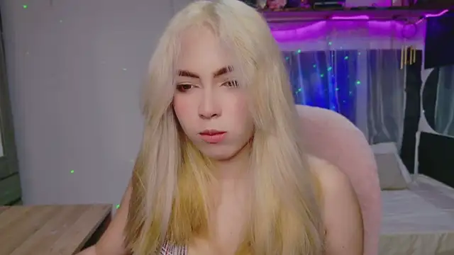 Snapshot of Natalia_novna chatting on 09-14-25, 07:13 Natalia novna online show from 09-14-25, 07:13