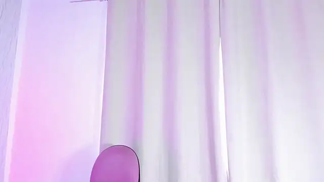 Snapshot of Victoria_Guzman chatting on 09-30-25, 04:23 Victoria Guzman online show from 09-30-25, 04:23